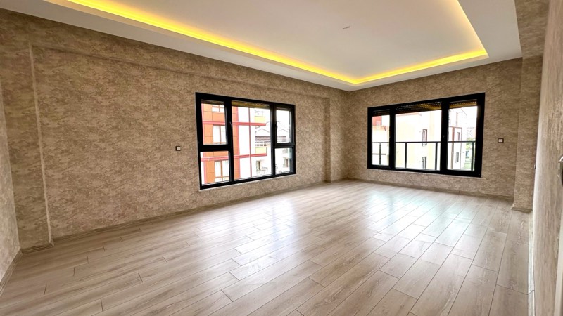 Lavanta — çift cepheli geniş salon